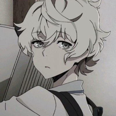 《巫师》改编游戏史：第一个能玩的竟是款短信游戏